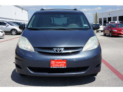 toyota sienna 2006 gray van le 7 passenger gasoline 6 cylinders front wheel drive automatic 76543