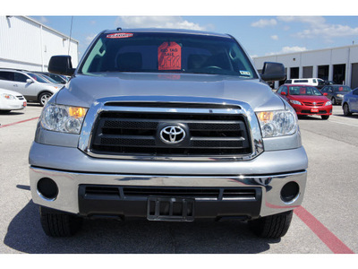 toyota tundra 2010 silver gasoline 8 cylinders 2 wheel drive automatic 76543