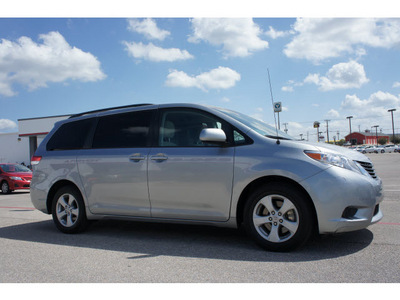 toyota sienna 2011 silver van gasoline 6 cylinders front wheel drive automatic 76543