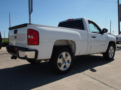 chevrolet silverado 1500 2011 white lt flex fuel 8 cylinders 2 wheel drive automatic 77521