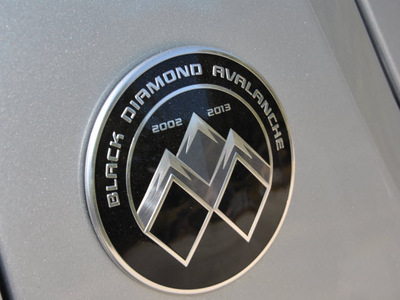 chevrolet black diamond avalanche 2013 silver suv ls flex fuel v8 2 wheel drive 6 speed automatic 75067