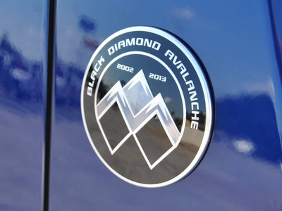 chevrolet black diamond avalanche 2013 blue suv lt flex fuel v8 2 wheel drive 6 speed automatic 75067
