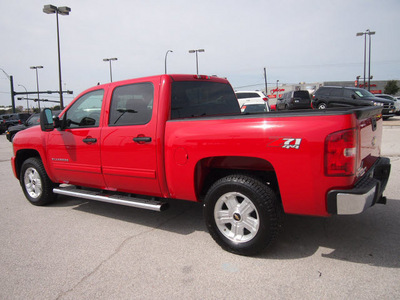 chevrolet silverado 1500 2011 red lt 8 cylinders automatic 76011