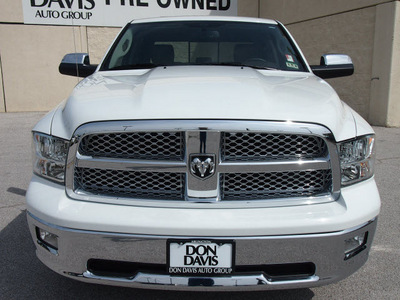 ram 1500 2012 bright white clear laramie 8 cylinders automatic 76011