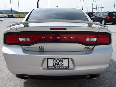 dodge charger 2012 silver sedan r t road and track gasoline v8 rear wheel drive automatic 76011