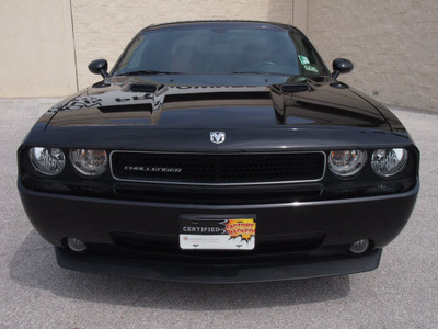 dodge challenger 2010 black coupe se 6 cylinders automatic 76011