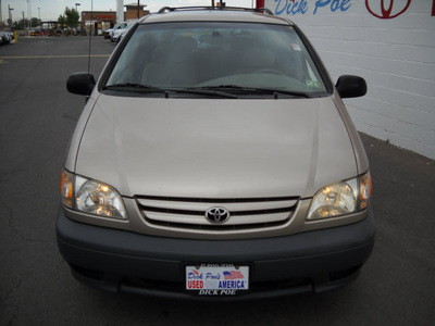 toyota sienna 2002 gold van gasoline 6 cylinders front wheel drive automatic 79925