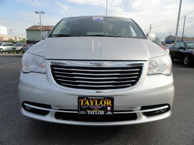 chrysler town and country 2012 silver van touring flex fuel 6 cylinders front wheel drive shiftable automatic 60915