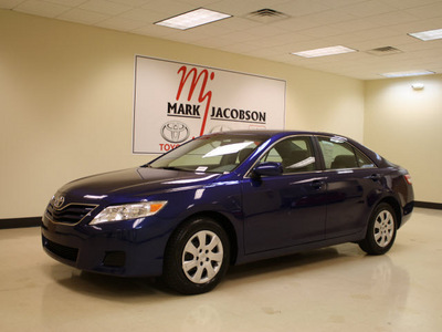 toyota camry 2011 blue sedan le gasoline 4 cylinders front wheel drive automatic 27707