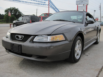 ford mustang 2004 dk  gray deluxe gasoline 6 cylinders rear wheel drive automatic with overdrive 77379