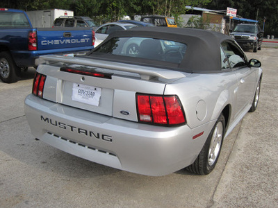 ford mustang 2003 silver deluxe gasoline 6 cylinders rear wheel drive automatic 77379