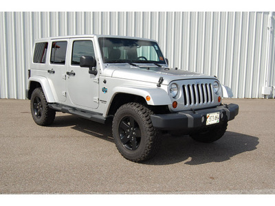 jeep wrangler unlimited 2012 silver suv sahara 6 cylinders 6 speed manual 77632