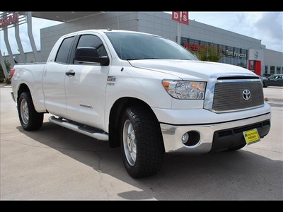 toyota tundra 2011 grade gasoline 8 cylinders 2 wheel drive 6 speed automatic 77090