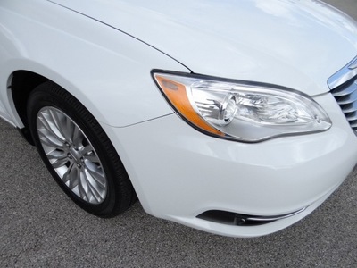 chrysler 200 2011 white sedan limited flex fuel 6 cylinders front wheel drive shiftable automatic 77388