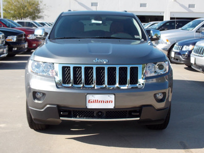 jeep grand cherokee 2013 gray suv overland 8 cylinders 6 speed automatic 77099