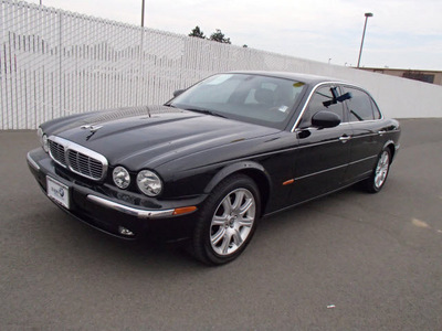 jaguar xj series 2005 black sedan xj8 gasoline 8 cylinders rear wheel drive automatic 99352