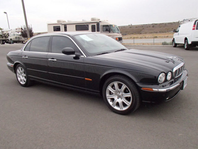 jaguar xj series 2005 black sedan xj8 gasoline 8 cylinders rear wheel drive automatic 99352