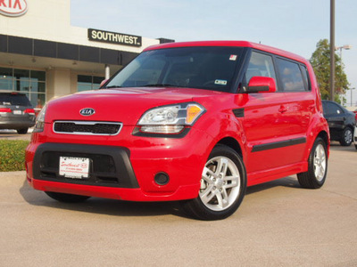 kia soul 2011 red hatchback soul gasoline 4 cylinders front wheel drive automatic 75150