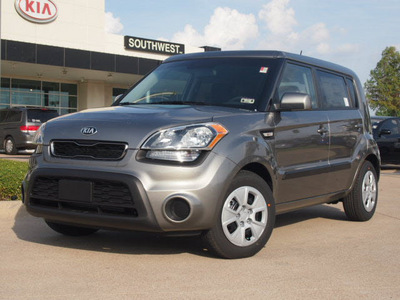 kia soul 2013 silver hatchback gasoline 4 cylinders front wheel drive automatic 75150