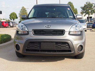 kia soul 2013 silver hatchback gasoline 4 cylinders front wheel drive automatic 75150