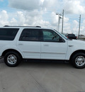 ford expedition 2002 white suv xlt gasoline 8 cylinders rear wheel drive automatic with overdrive 77469