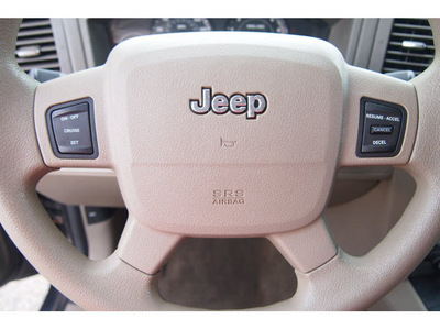 jeep grand cherokee 2006 dk  brown suv laredo gasoline 6 cylinders 4 wheel drive automatic 77074