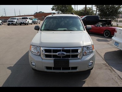 ford escape 2009 silver suv xlt gasoline 4 cylinders front wheel drive 6 speed automatic 75041