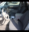 ford escape 2009 silver suv xlt gasoline 4 cylinders front wheel drive 6 speed automatic 75041