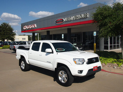 toyota tacoma 2012 white prerunner v6 gasoline 6 cylinders 2 wheel drive 5 speed automatic 76053