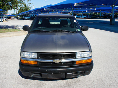 chevrolet s 10 2003 lt  gray flex fuel 4 cylinders rear wheel drive not specified 76206