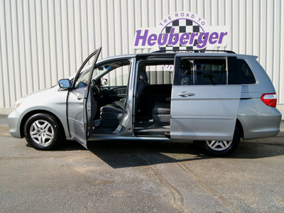 honda odyssey 2006 silver pearl van ex l gasoline 6 cylinders front wheel drive automatic 80905