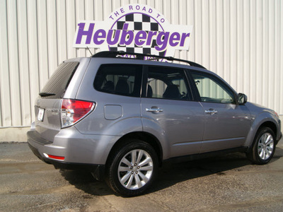 subaru forester 2011 steel silver 2 5x premium gasoline 4 cylinders all whee drive 5 speed manual 80905