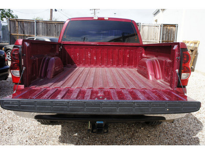 chevrolet silverado 1500 2004 red pickup truck gasoline 8 cylinders rear wheel drive automatic 78757