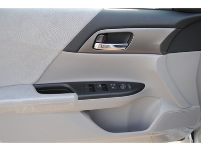 honda accord 2013 alabaster silver sedan lx gasoline 4 cylinders front wheel drive automatic 77025