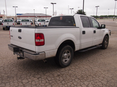 ford f 150 2005 white xlt gasoline 8 cylinders rear wheel drive automatic 78861