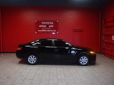 toyota camry 2011 black sedan le gasoline 4 cylinders front wheel drive automatic 76116