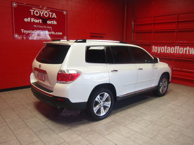 toyota highlander 2011 white suv limited gasoline 6 cylinders front wheel drive automatic 76116