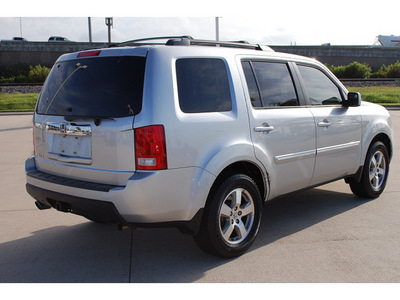 honda pilot 2011 silver suv ex l gasoline 6 cylinders front wheel drive automatic with overdrive 77065