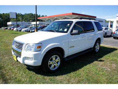 ford explorer 2008 white suv xlt gasoline 6 cylinders 4 wheel drive automatic with overdrive 07724