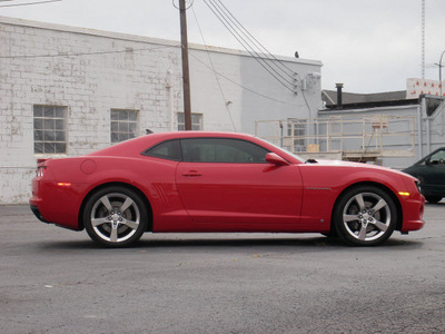 chevrolet camaro 2010 red coupe ss gasoline 8 cylinders rear wheel drive shiftable automatic 61832