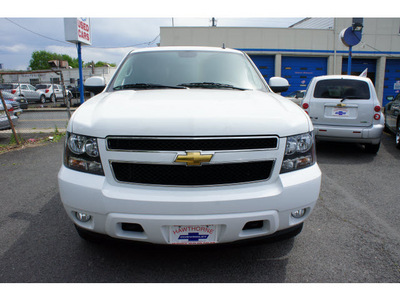 chevrolet tahoe 2011 white suv lt 8 cylinders automatic 07507