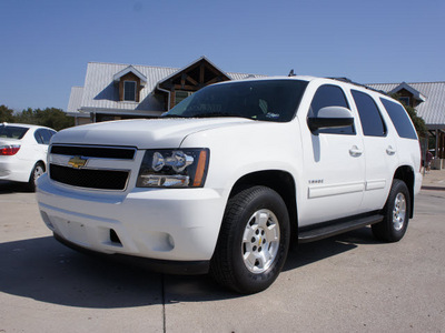 chevrolet tahoe 2011 white suv ls 8 cylinders automatic 76087