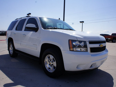 chevrolet tahoe 2011 white suv ls 8 cylinders automatic 76087