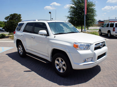 toyota 4runner 2011 white suv sr5 6 cylinders automatic 76087