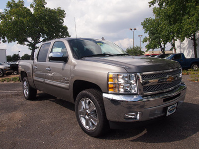 chevrolet silverado 1500 2013 gray lt 8 cylinders not specified 75075