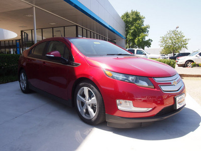 chevrolet volt 2013 red hatchback 4 cylinders automatic 75075