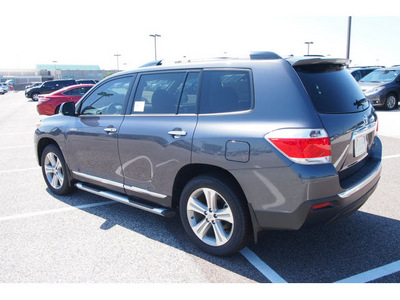 toyota highlander 2012 gray suv limited gasoline 6 cylinders front wheel drive automatic 77074