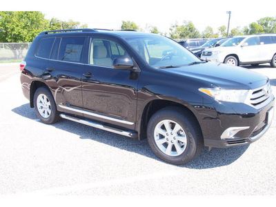 toyota highlander 2013 black suv plus gasoline 4 cylinders front wheel drive automatic 77074