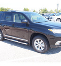 toyota highlander 2013 black suv plus gasoline 6 cylinders front wheel drive automatic 77074
