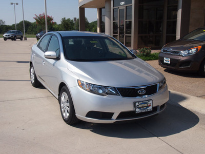 kia forte 2013 silver sedan 4dr sdn ex at gasoline 4 cylinders front wheel drive not specified 75070